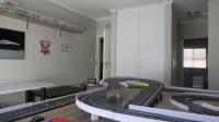 Main Bedroom - 23 square meters of property in Roodekrans