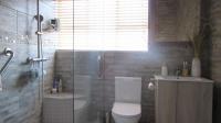 Main Bathroom - 5 square meters of property in Roodekrans