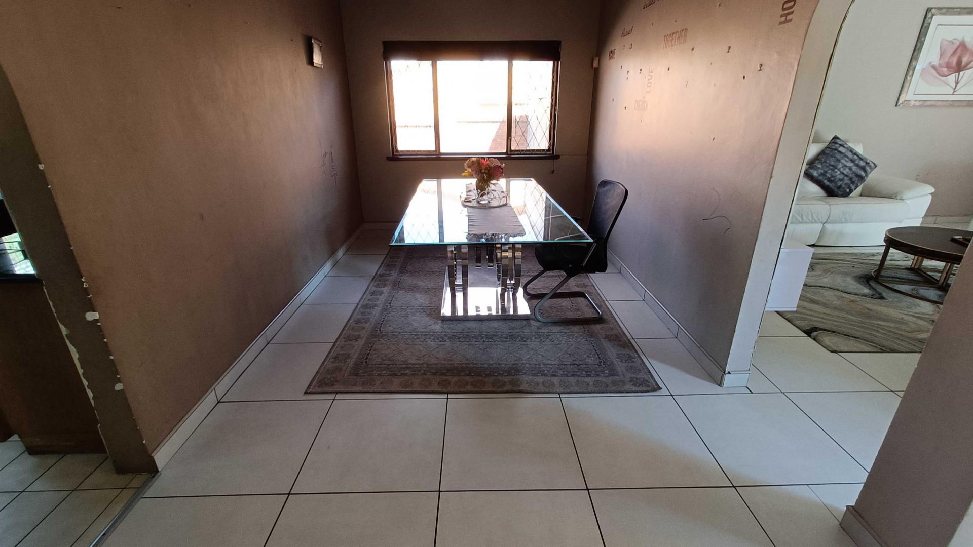 Dining Room of property in Yellowwood Park 