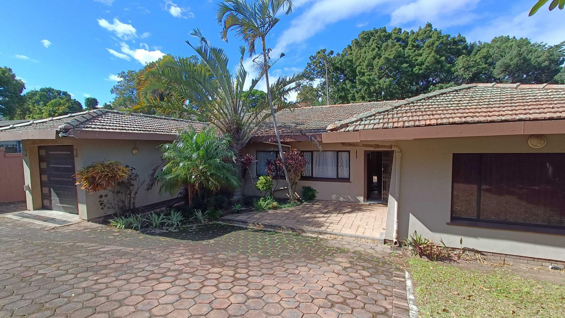 Front View of property in Yellowwood Park 