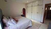 Main Bedroom of property in Yellowwood Park 