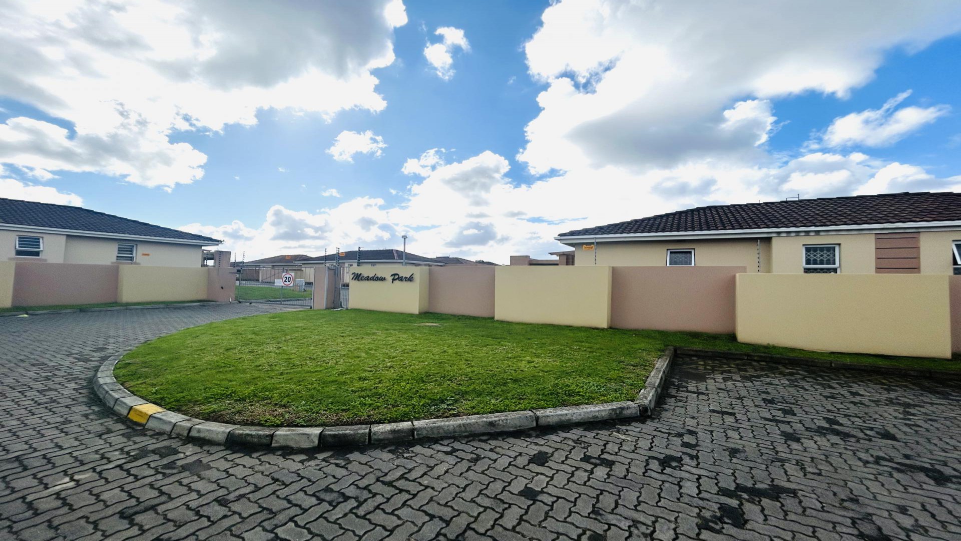 Front View of property in Saxilby