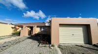 Garage of property in Saxilby