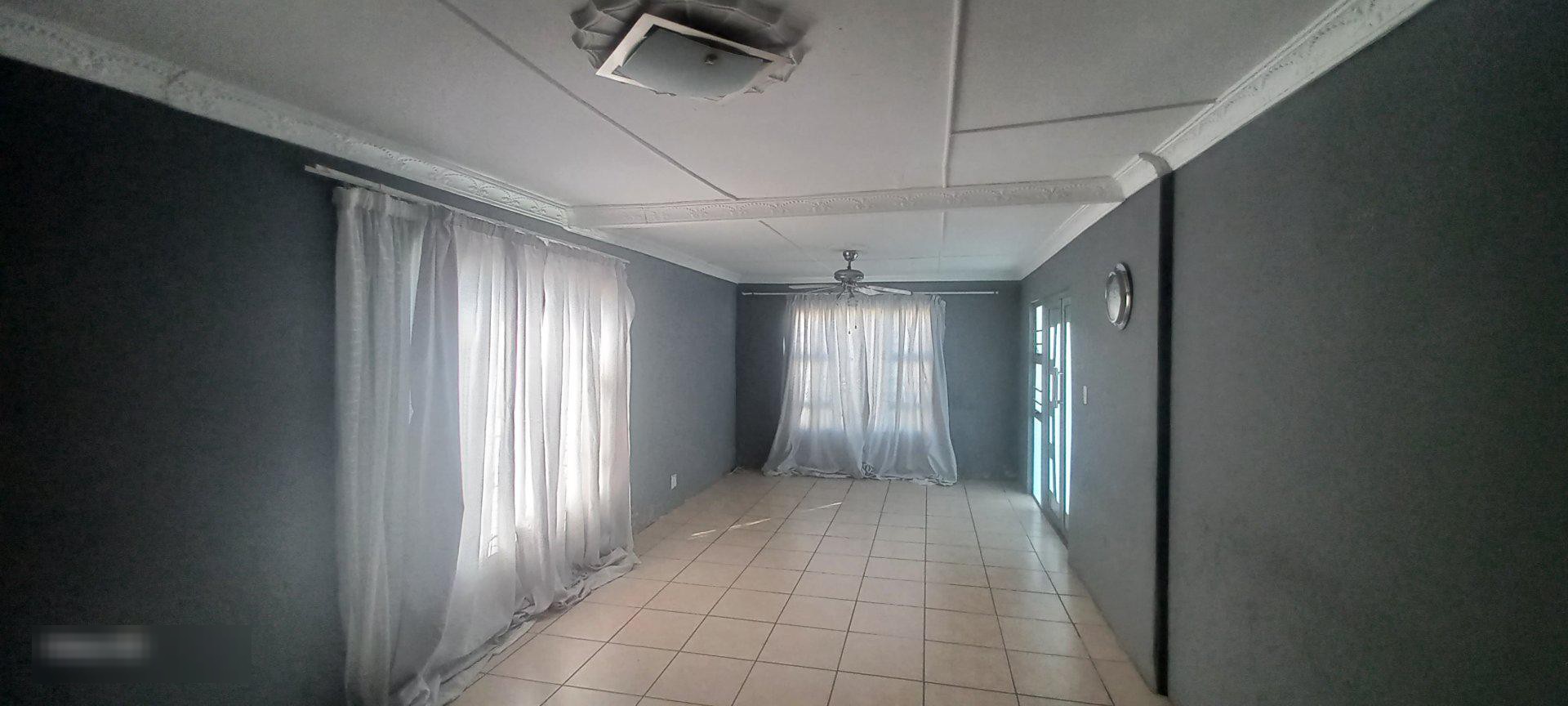 Lounges of property in Haven Hills