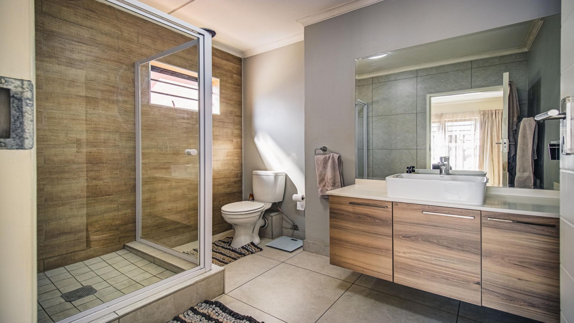 Bathroom 1 of property in Witfontein