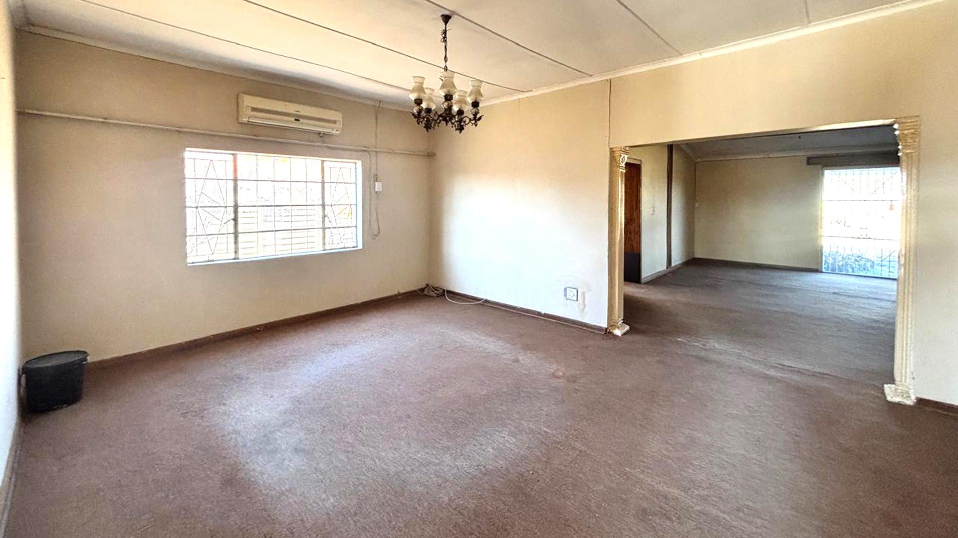 Dining Room of property in Parys
