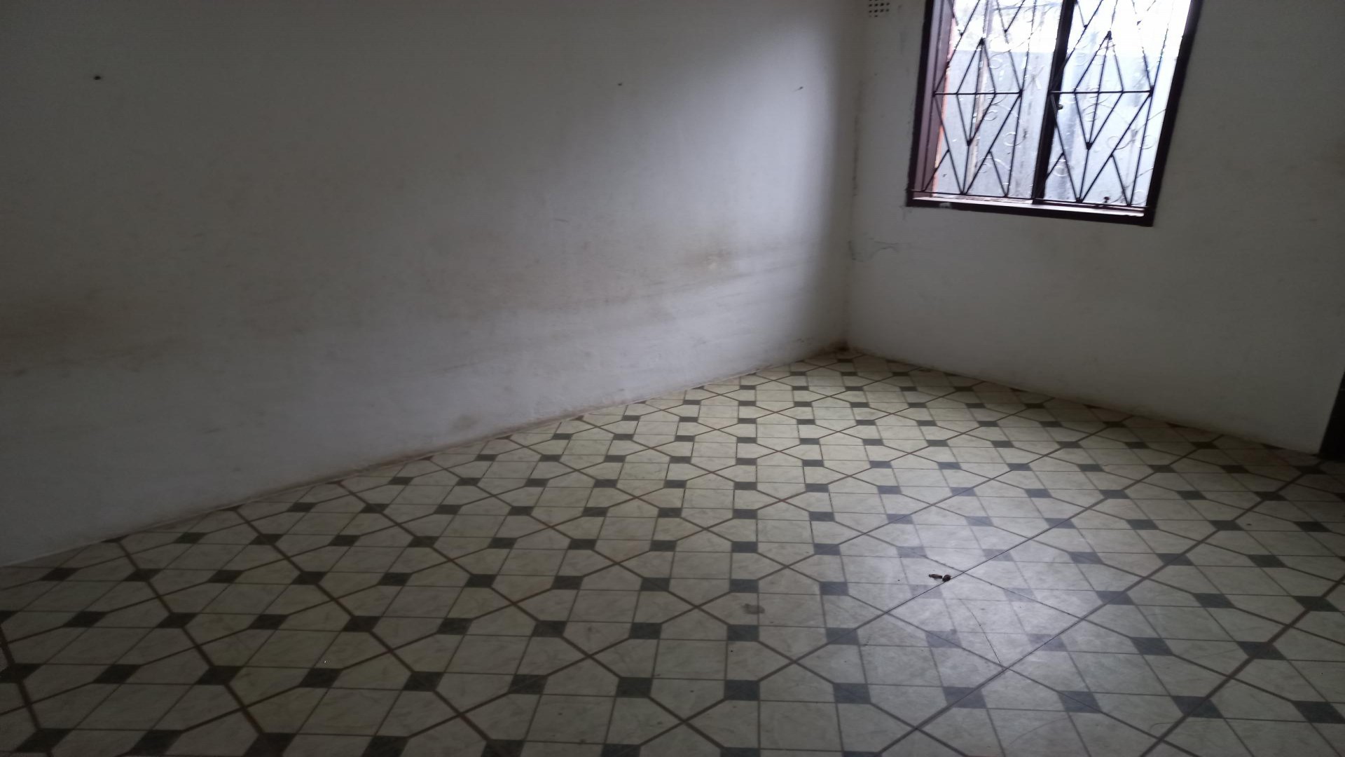 Lounges of property in Redfern