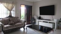 Lounges - 22 square meters of property in Dawn Park