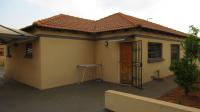 Spaces - 11 square meters of property in Dawn Park
