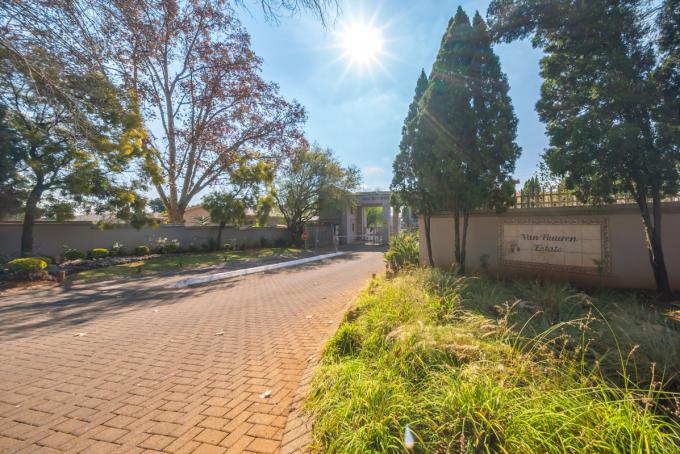 3 Bedroom Sectional Title for Sale For Sale in Bedfordview - MR718924
