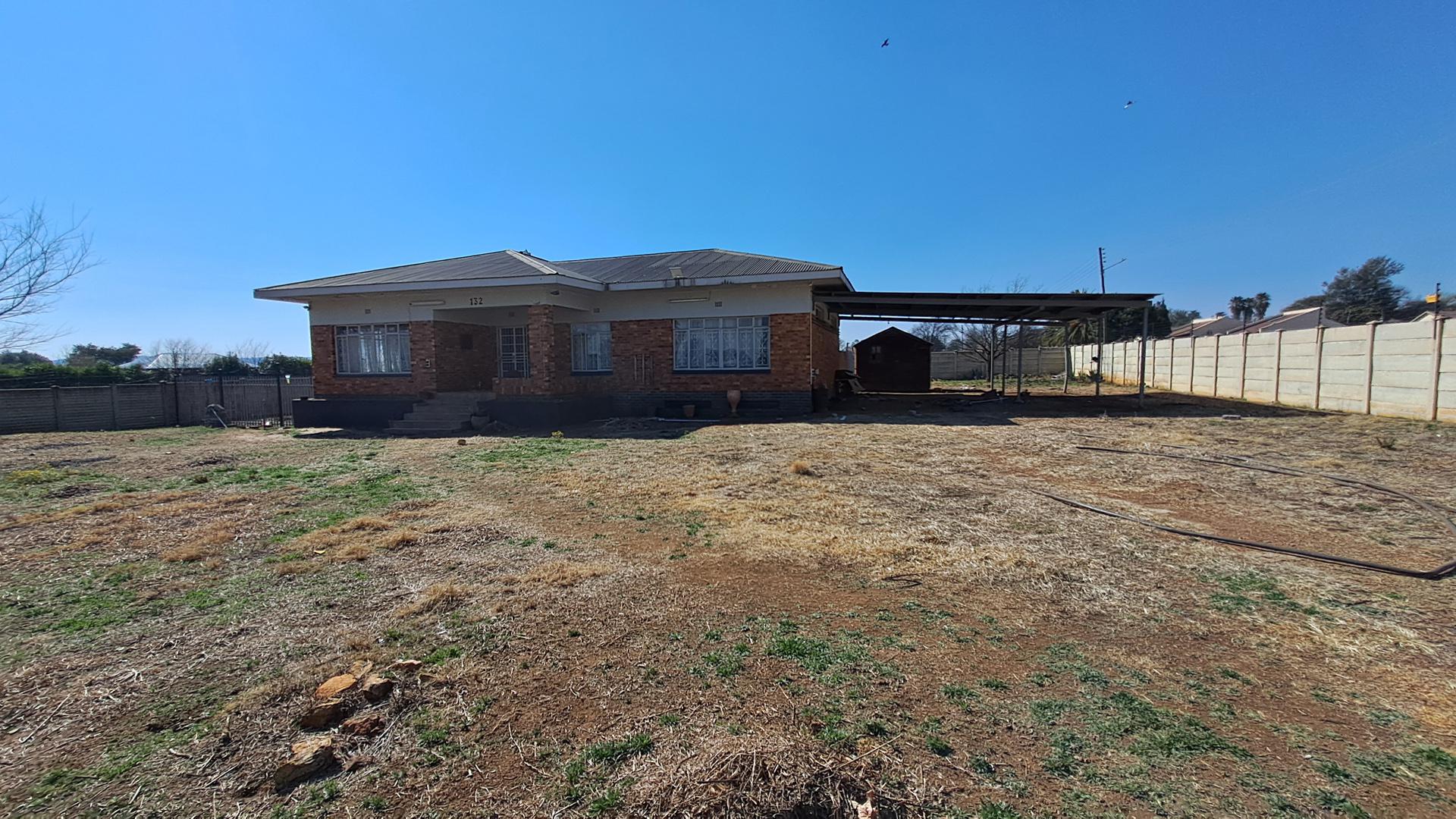 Front View of property in Balfour