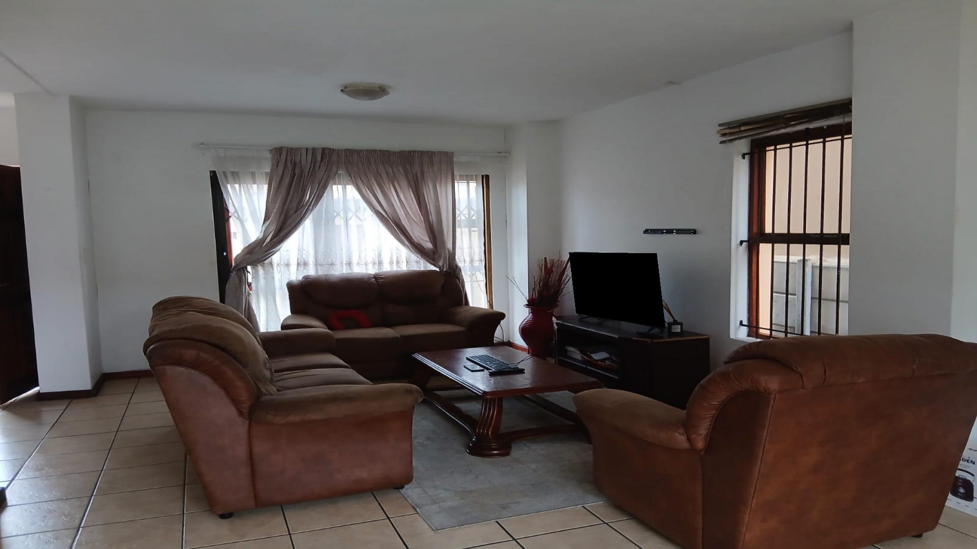 Lounges of property in Parklands