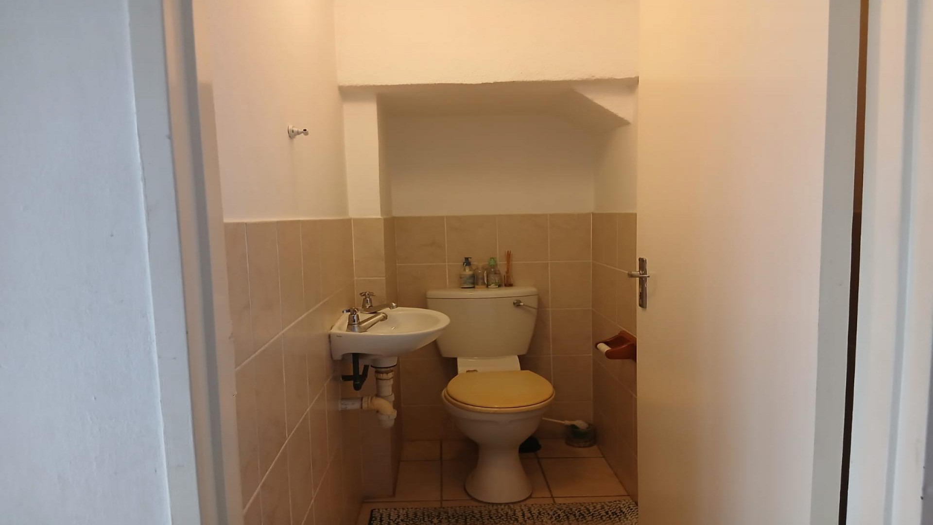 Bathroom 1 of property in Parklands