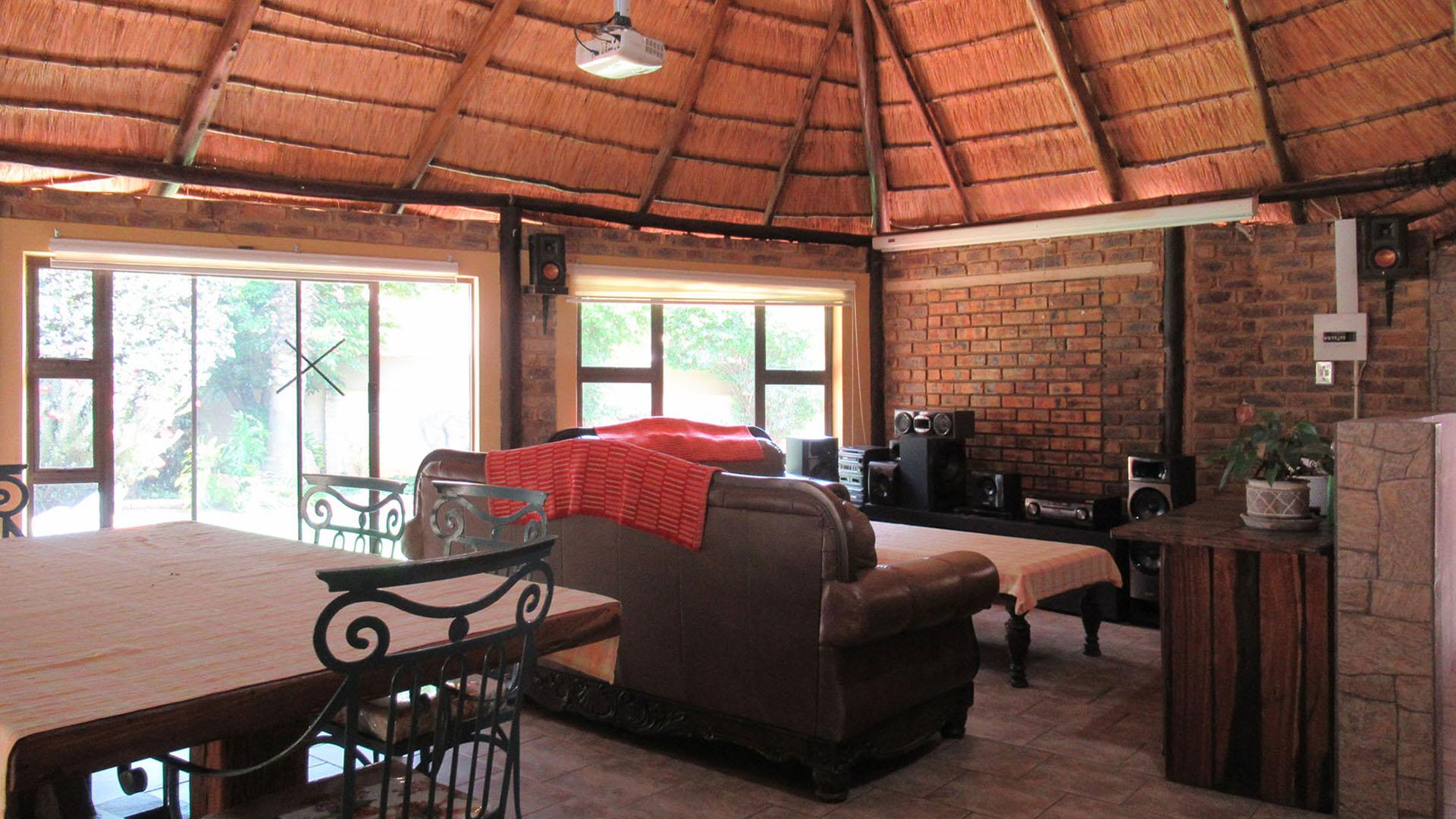 Patio - 69 square meters of property in Greenhills