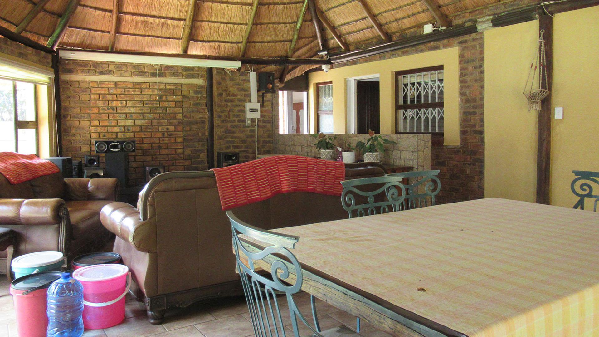 Patio - 69 square meters of property in Greenhills