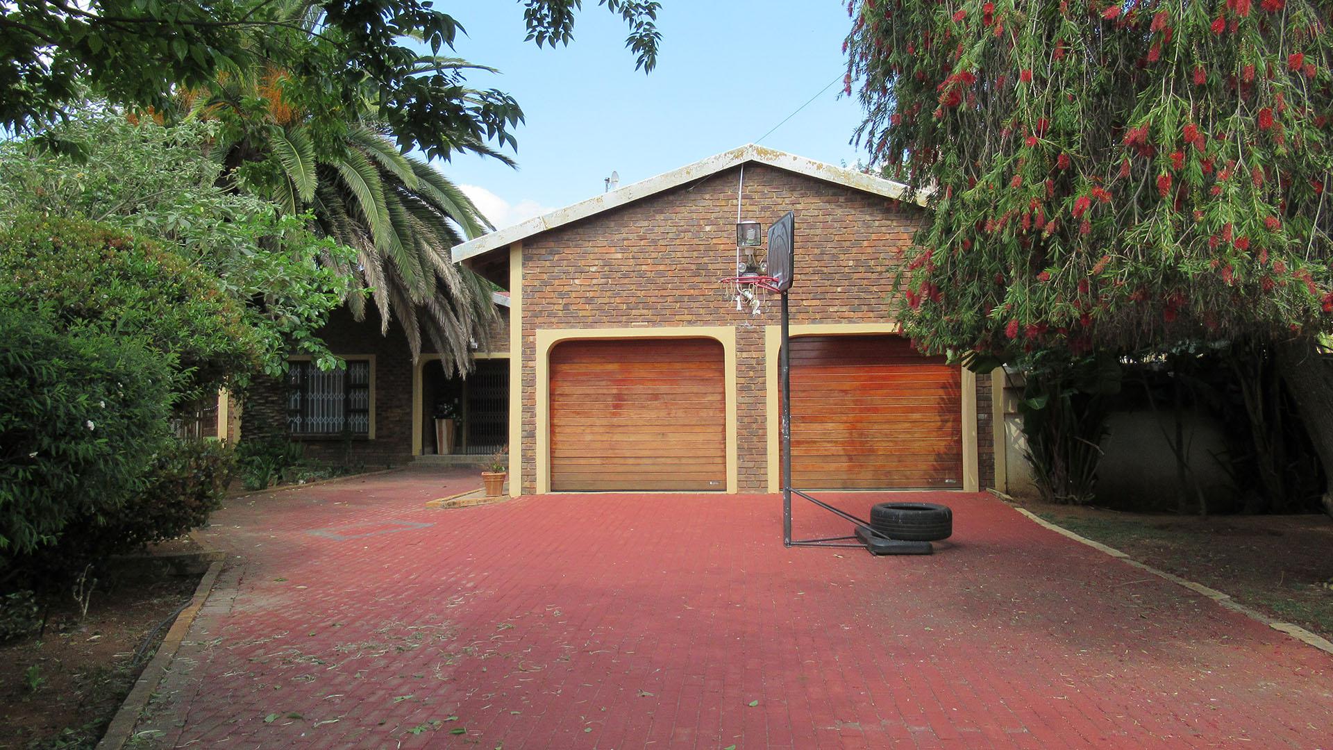 Spaces - 11 square meters of property in Greenhills