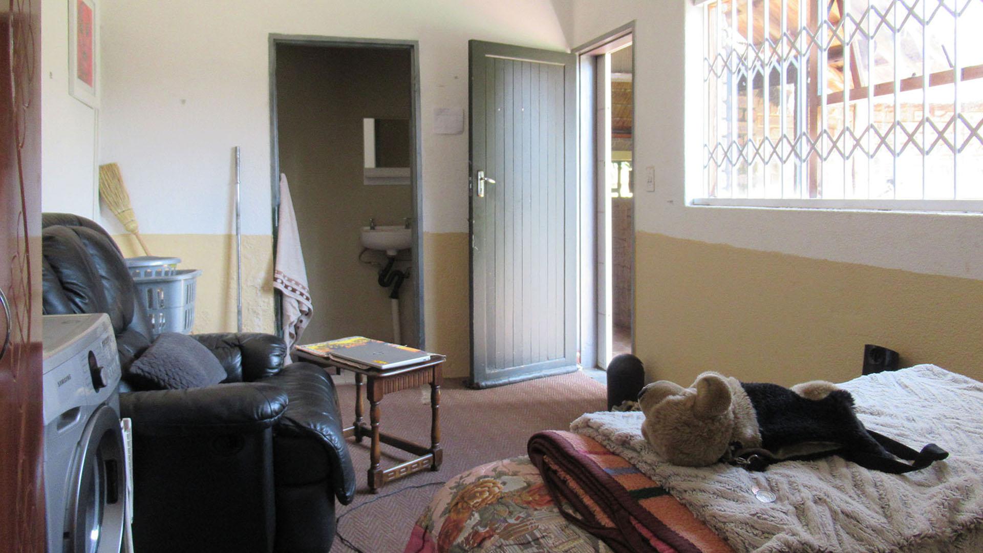 Staff Room - 16 square meters of property in Greenhills