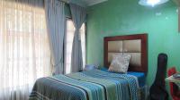 Bed Room 3 - 9 square meters of property in Greenhills