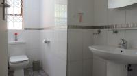 Bathroom 1 - 6 square meters of property in Greenhills
