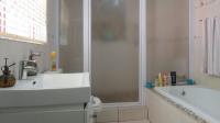 Main Bathroom - 9 square meters of property in Greenhills