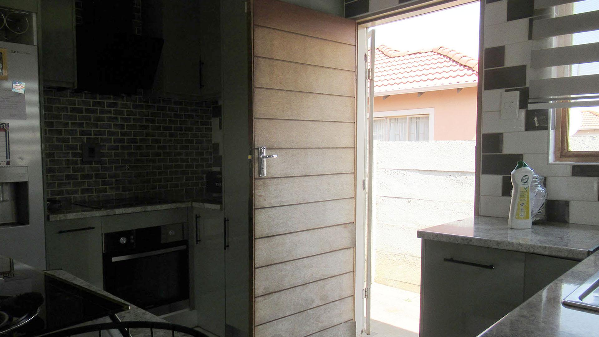 Kitchen - 10 square meters of property in Watervalspruit (Vaal)