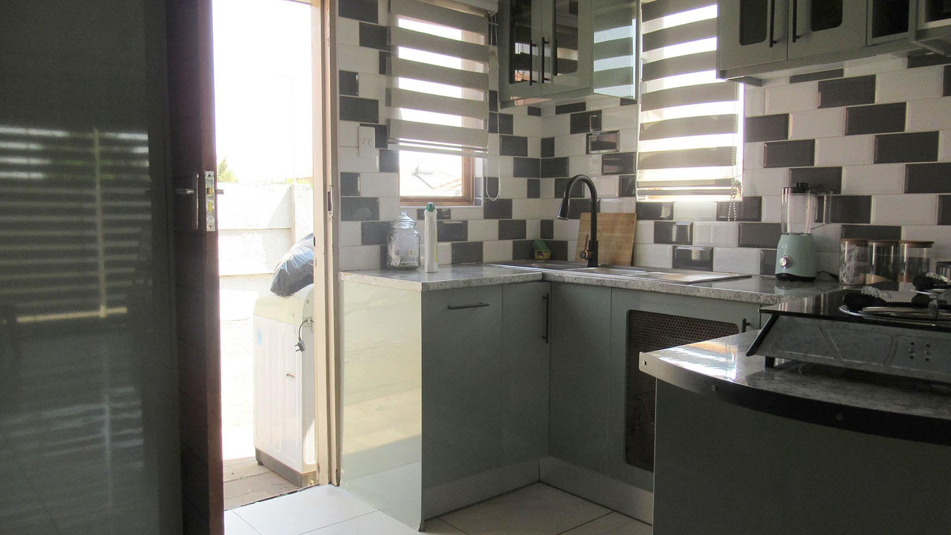 Kitchen - 10 square meters of property in Watervalspruit (Vaal)