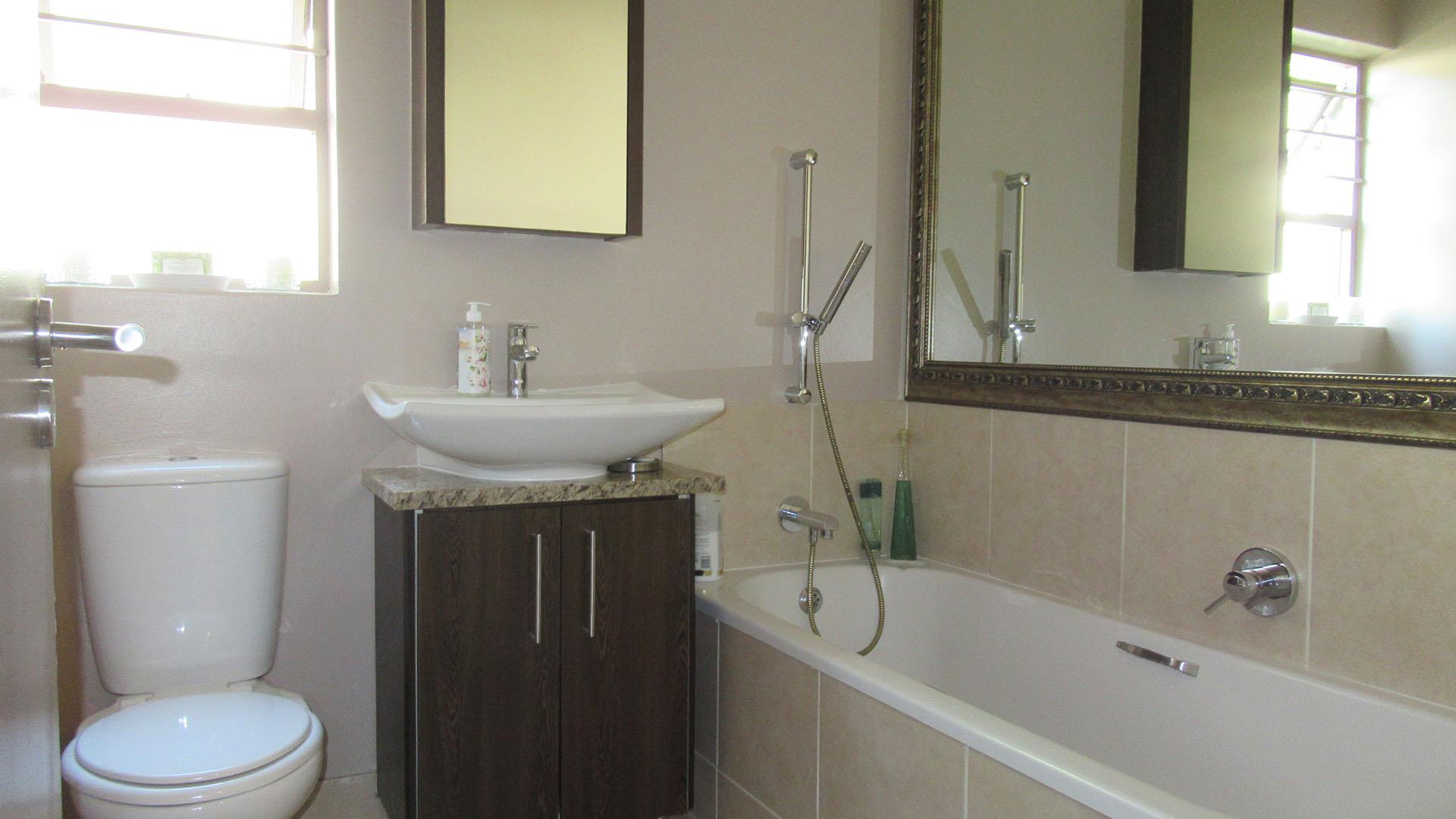 Bathroom 1 - 5 square meters of property in Pine Slopes A.H.
