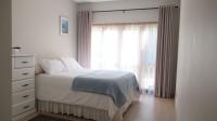 Main Bedroom - 18 square meters of property in Pine Slopes A.H.