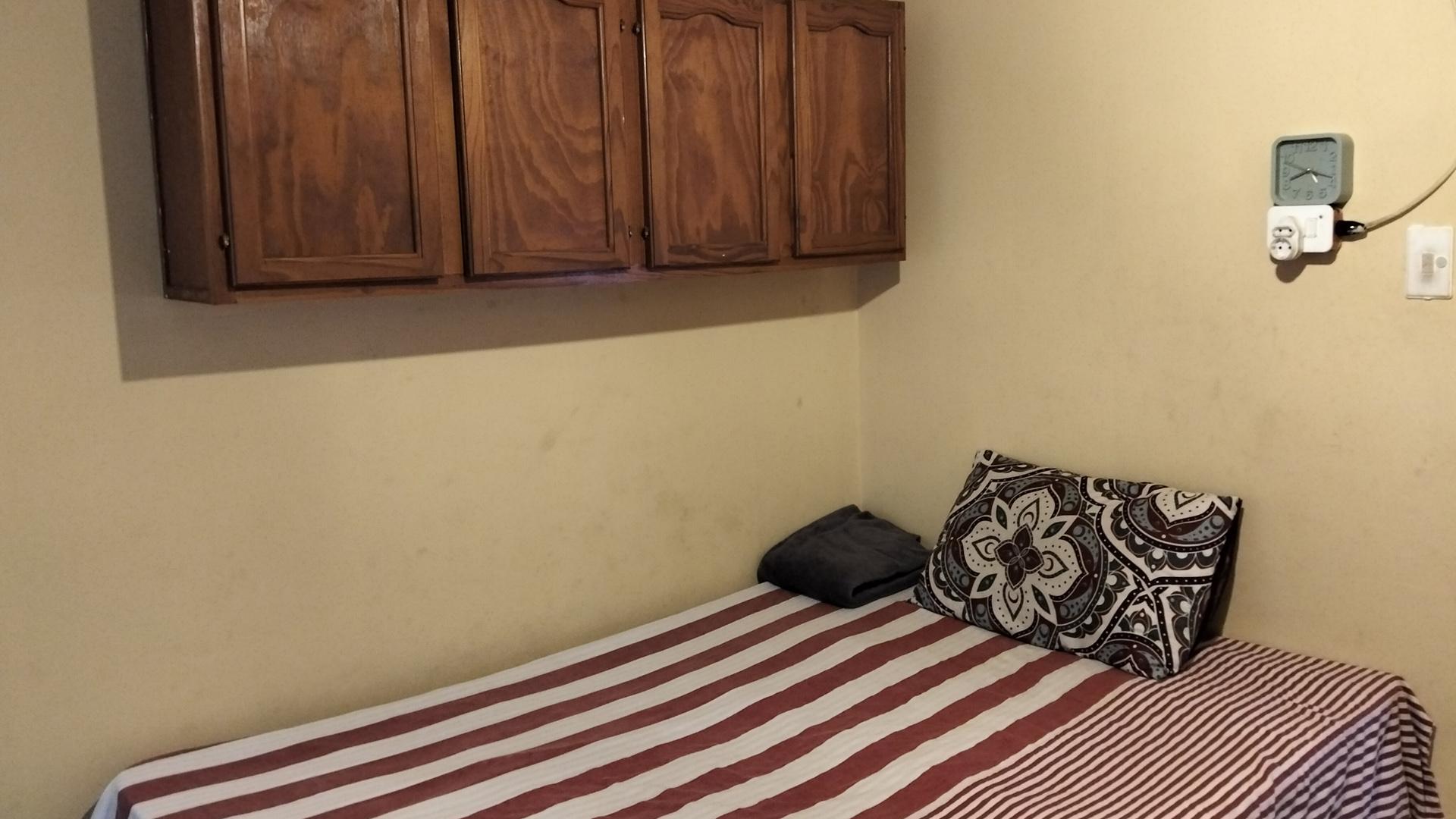 Bed Room 1 of property in Umkomaas