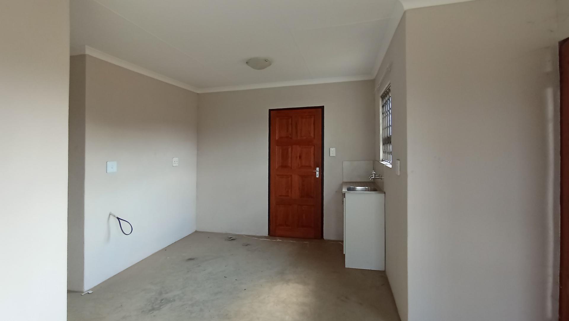 Kitchen - 7 square meters of property in Soshanguve East