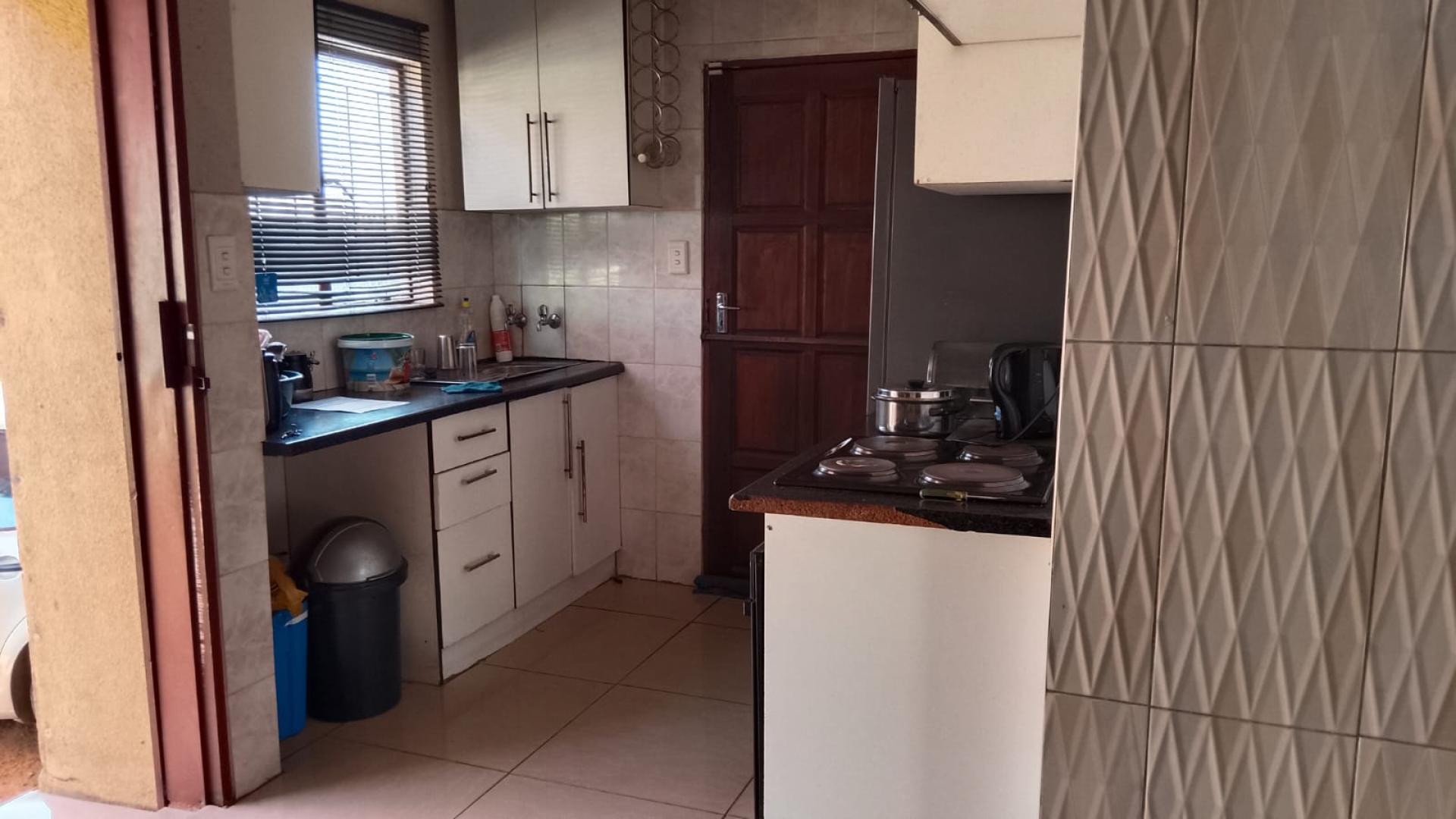 Kitchen of property in Soshanguve East