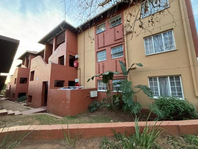 2 Bedroom Apartment for Sale For Sale in Weltevreden Park - MR719095