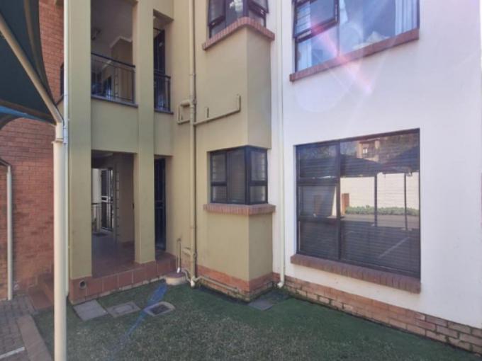 2 Bedroom Apartment for Sale For Sale in Douglasdale - MR719103