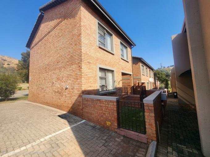 3 Bedroom Simplex for Sale For Sale in Helderkruin - MR719111