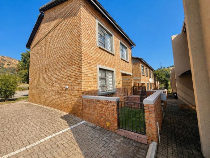 3 Bedroom Simplex for Sale For Sale in Helderkruin - MR719111