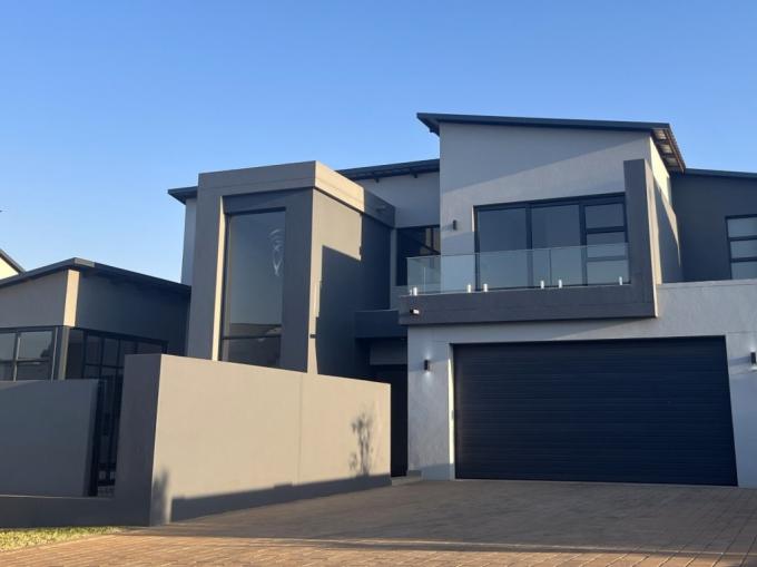 4 Bedroom House to Rent in Midrand - Property to rent - MR719119
