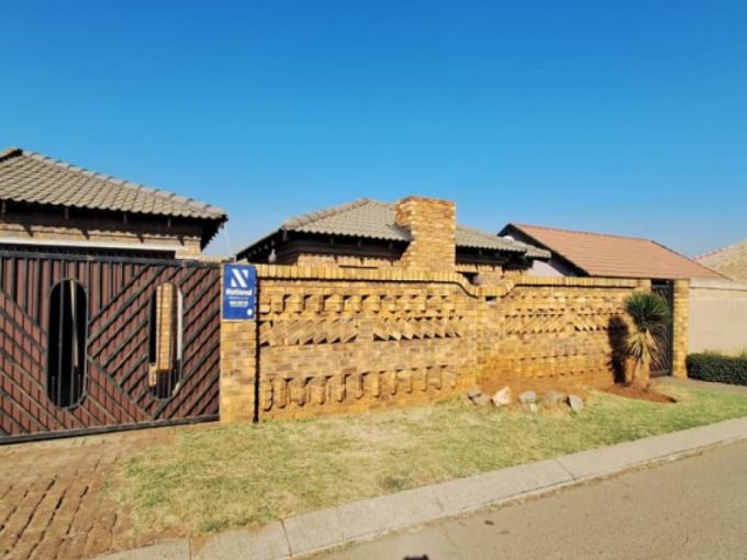 3 Bedroom House for Sale For Sale in Vosloorus - MR719123