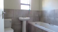 Bathroom 1 - 5 square meters of property in Wilfordon