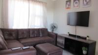 Lounges - 10 square meters of property in Wilfordon