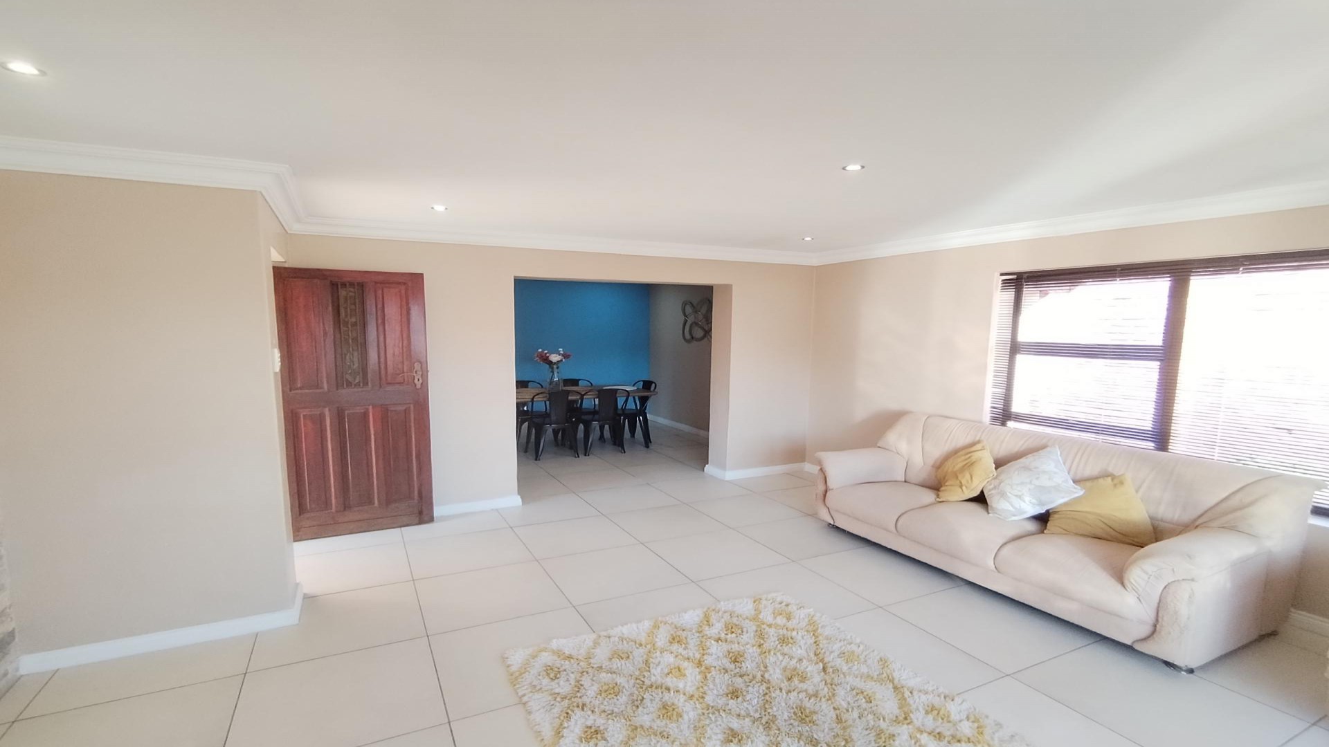 Lounges of property in Malabar