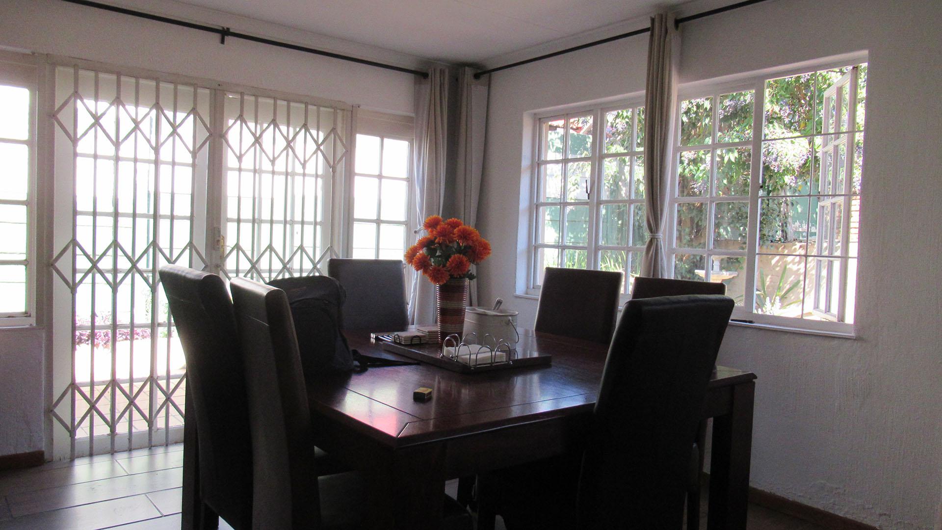 Dining Room - 16 square meters of property in Paulshof