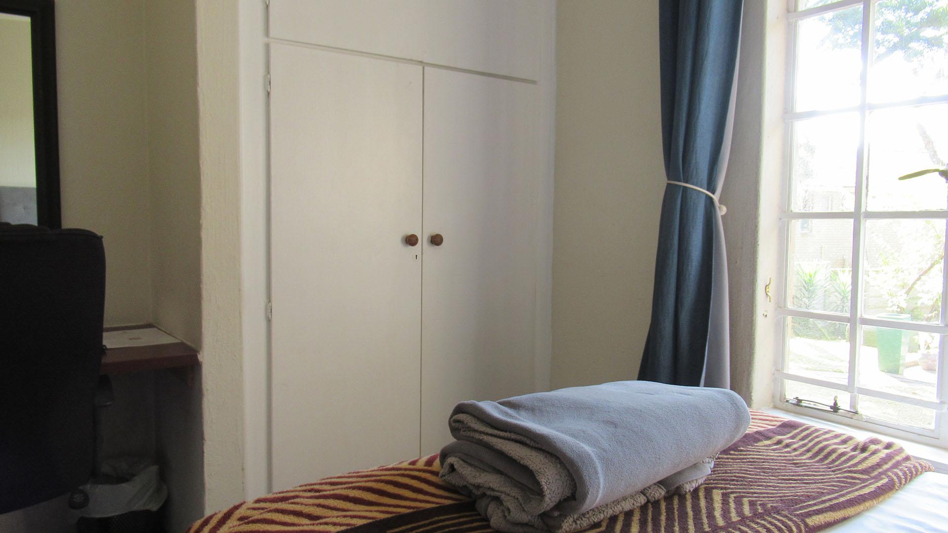 Bed Room 2 - 10 square meters of property in Paulshof