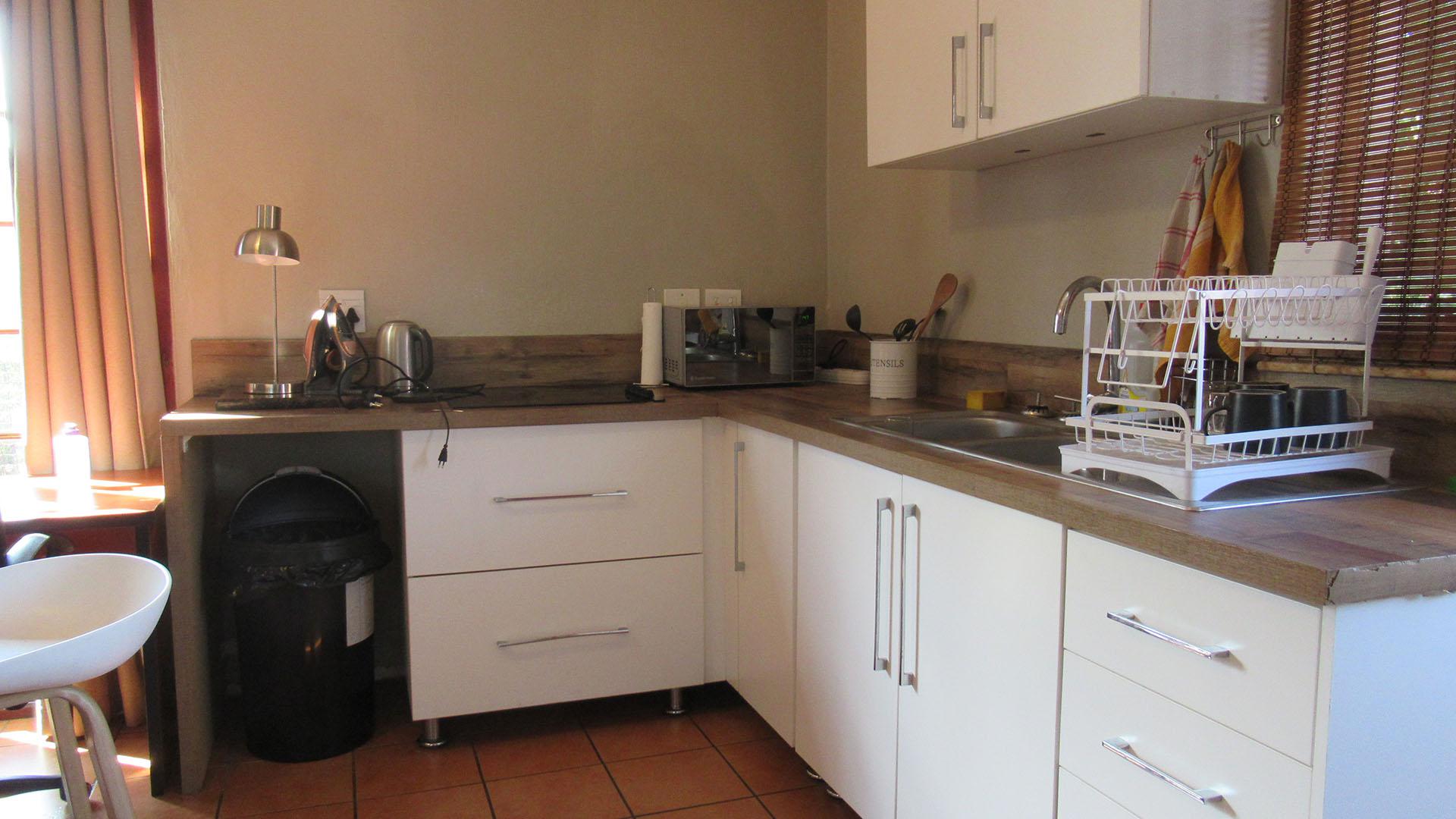 Kitchen - 45 square meters of property in Paulshof