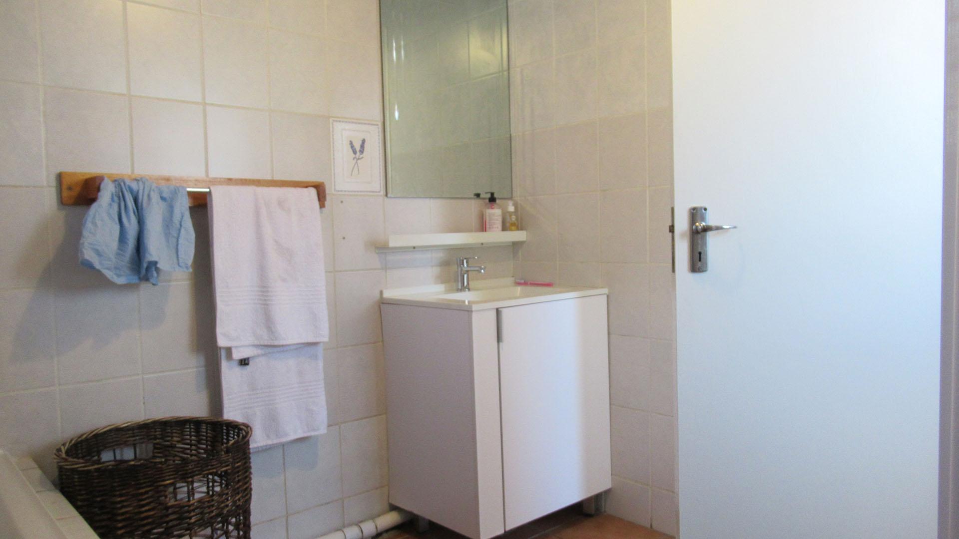 Bathroom 3+ - 7 square meters of property in Paulshof