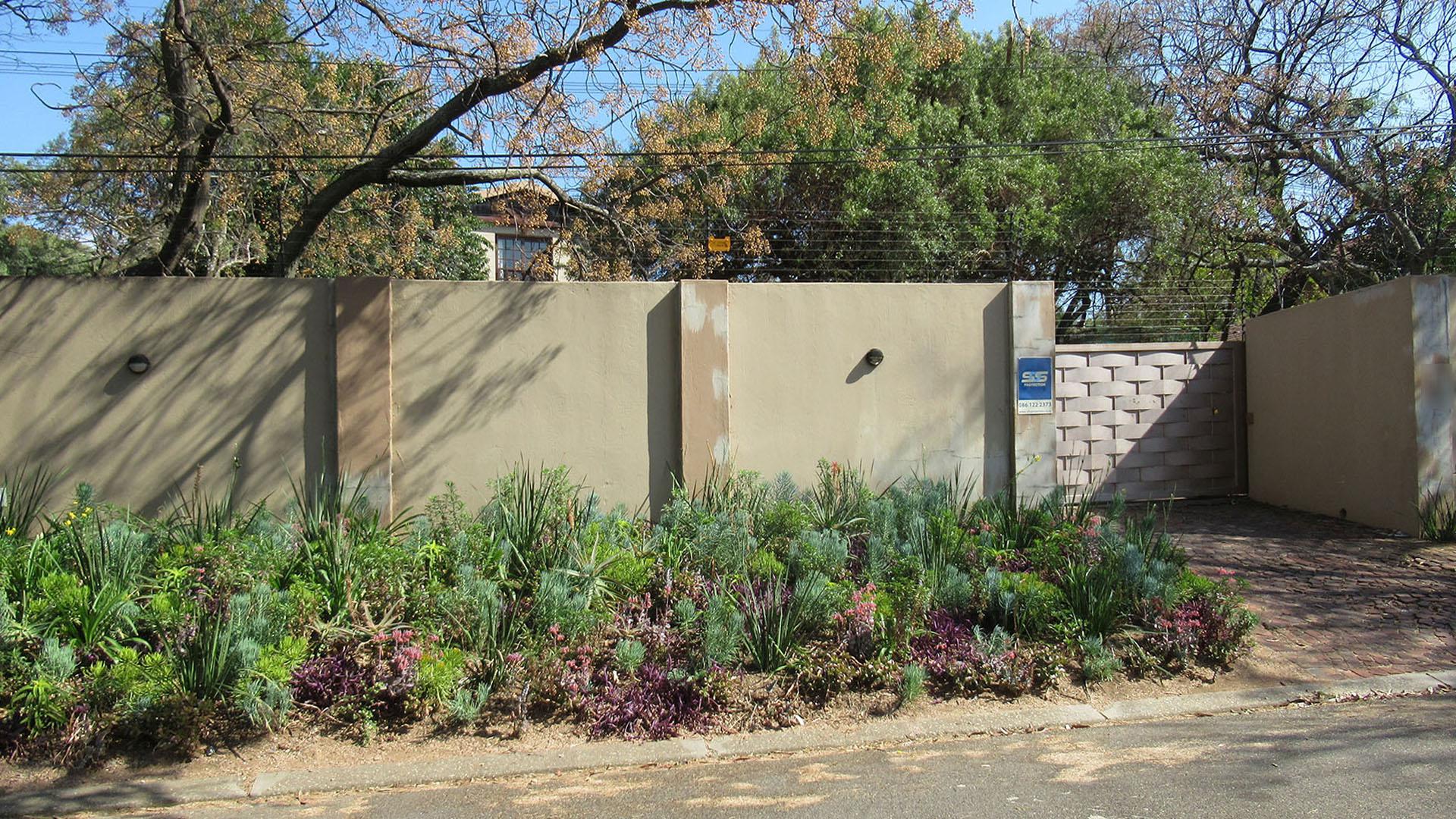 Front View of property in Paulshof