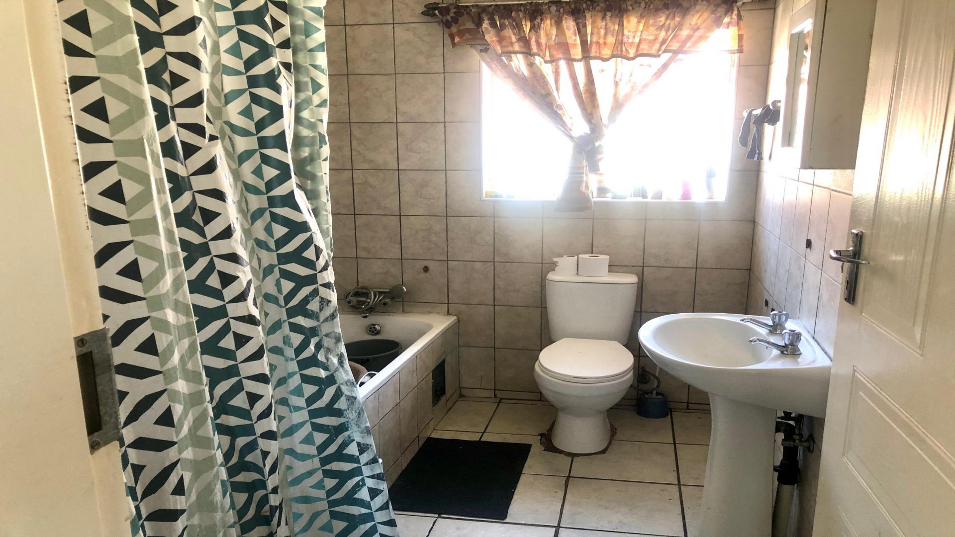Bathroom 1 of property in Comet
