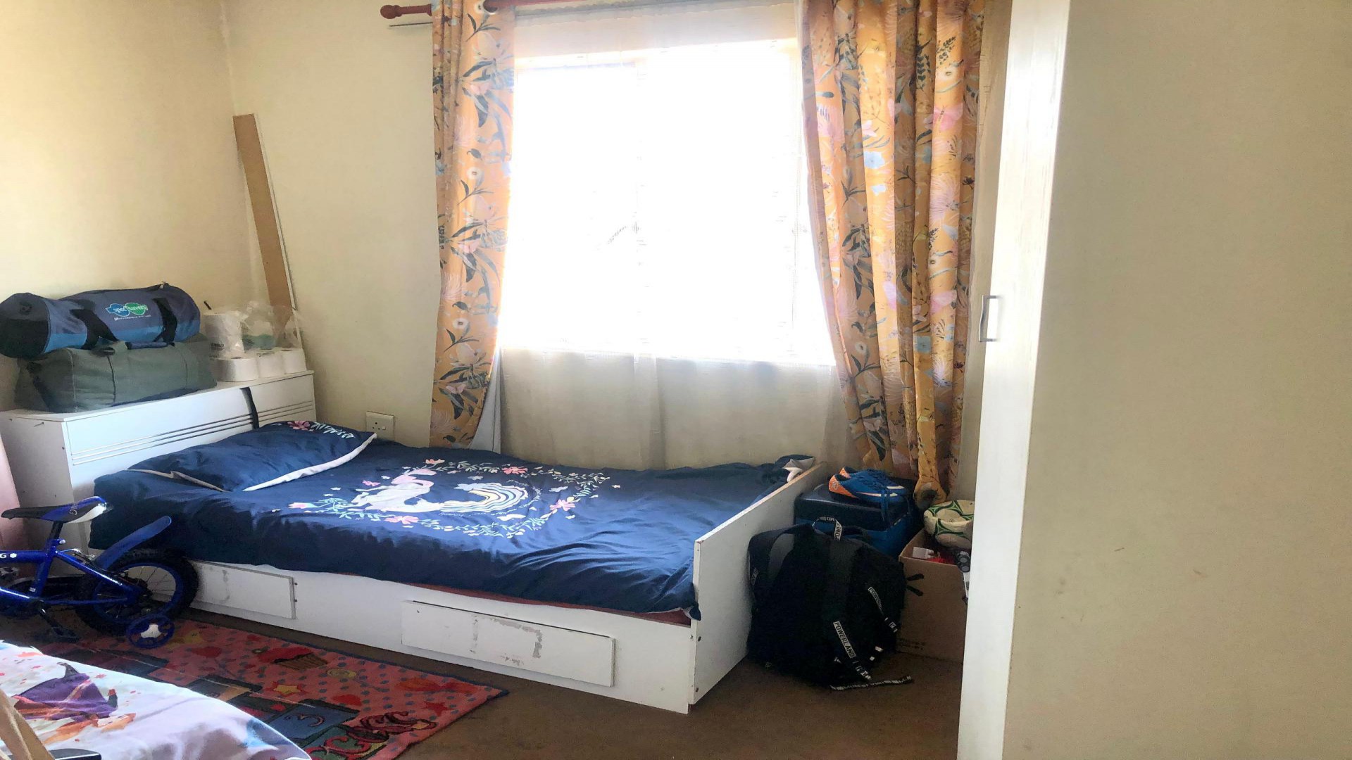 Bed Room 1 of property in Comet