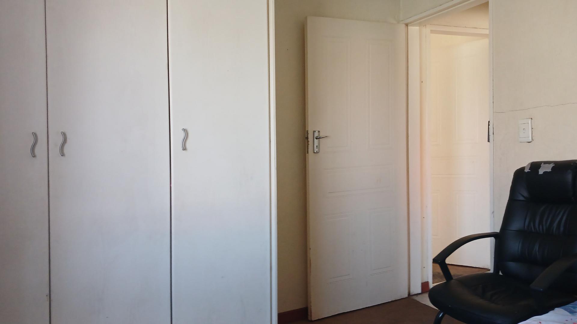 Bed Room 2 - 13 square meters of property in Comet