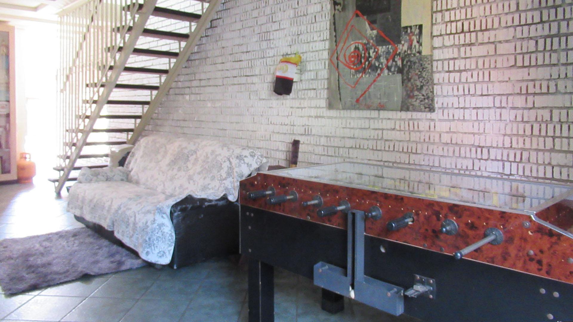 Lounges - 40 square meters of property in The Hill