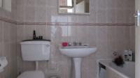 Bathroom 2 - 5 square meters of property in The Hill